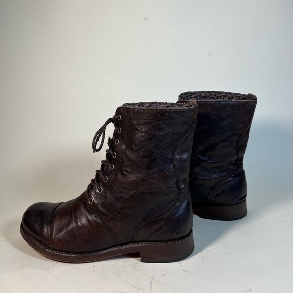 Timberland Boot Company Genuine Leather Ankle Boots - Picture 6 of 12